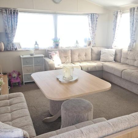 The Orchards Holiday Home Клактон-он-Си Экстерьер фото