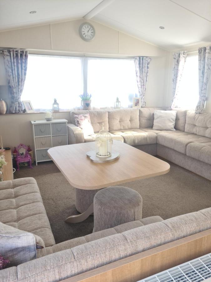 The Orchards Holiday Home Клактон-он-Си Экстерьер фото