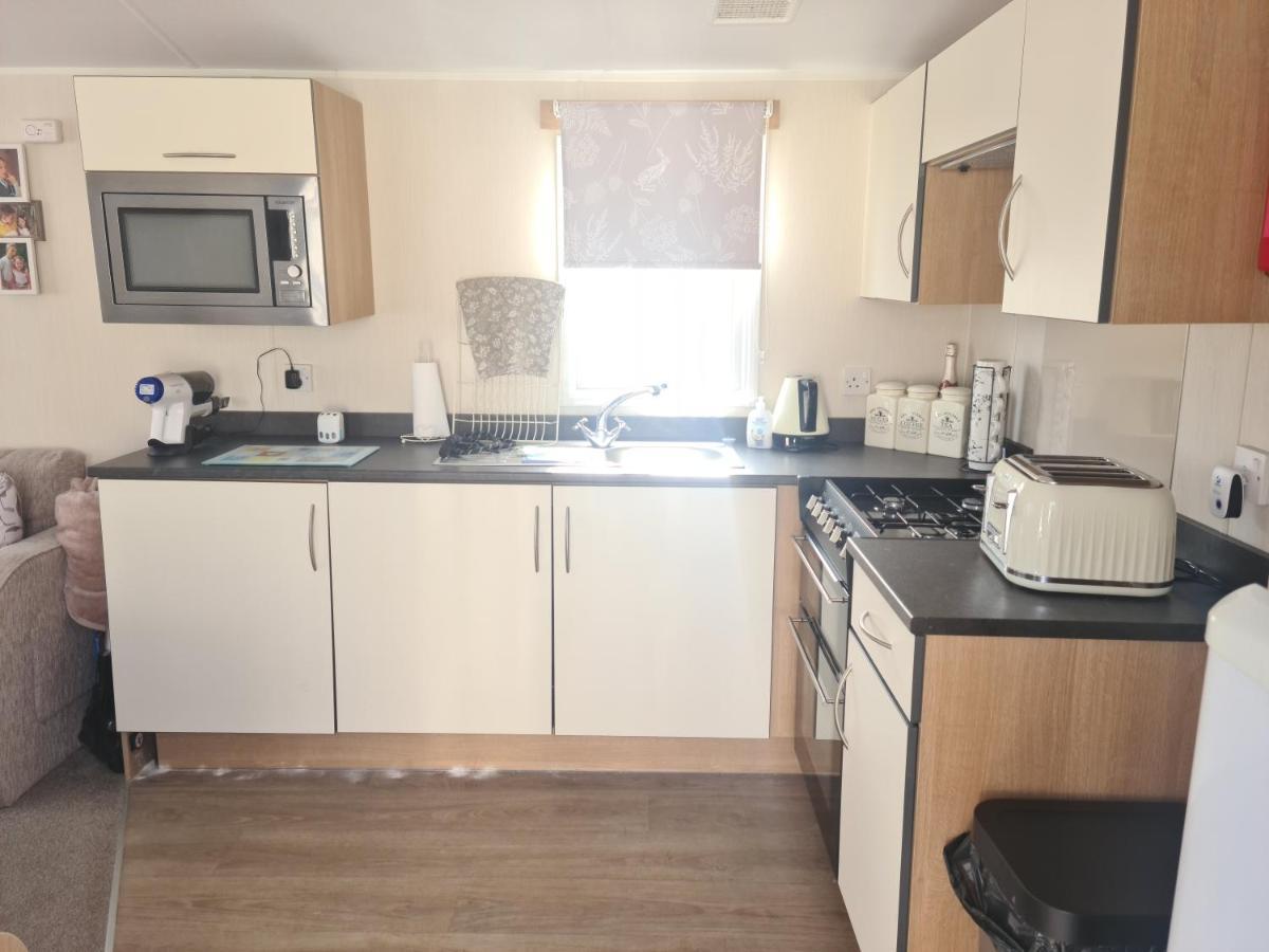 The Orchards Holiday Home Клактон-он-Си Экстерьер фото