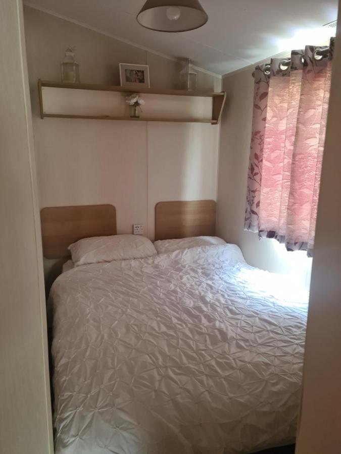 The Orchards Holiday Home Клактон-он-Си Экстерьер фото